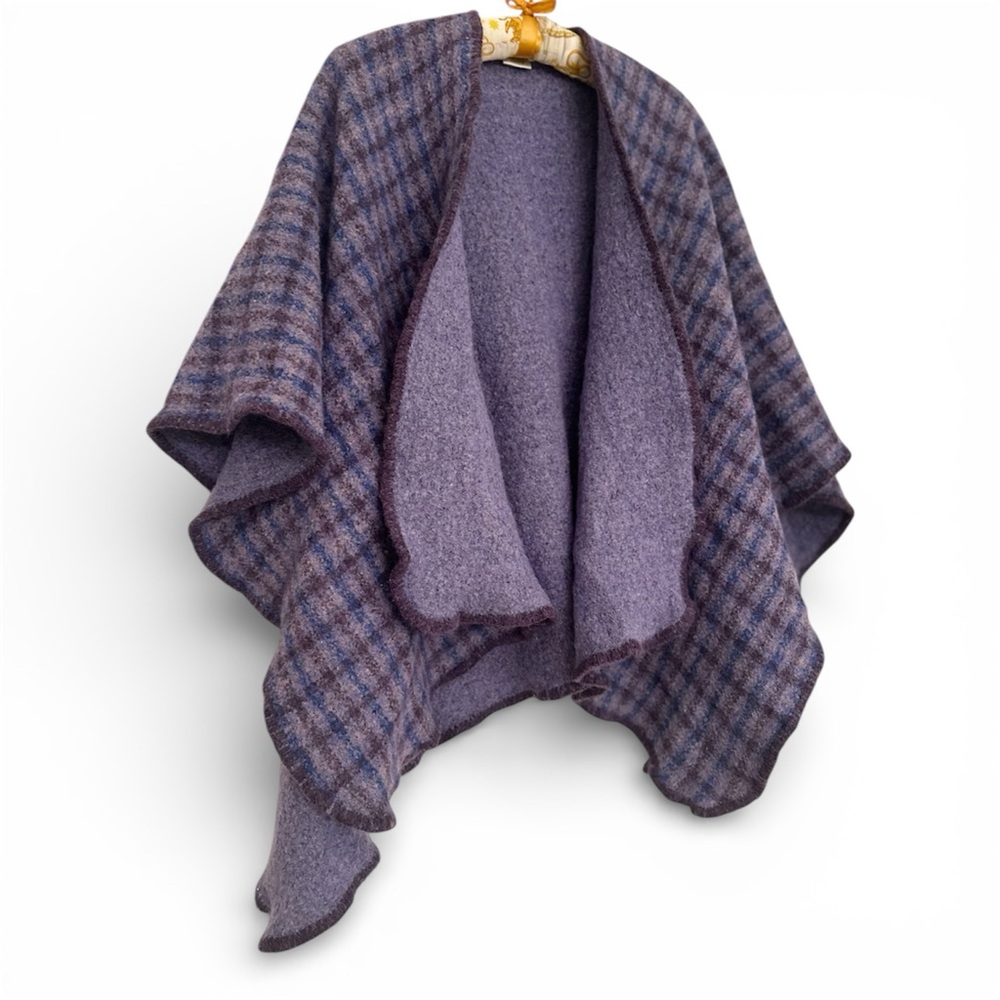 Boyne Valley Weaver Wool Blend Shawl Cape Wrap Handcrafted in Ireland - Picture 2 of 5